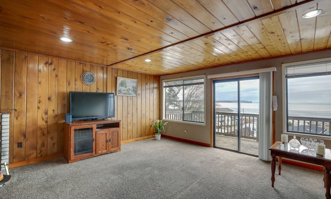 Birch Bay House | Hilltop Hideout w/Sweeping Birch Bay Views