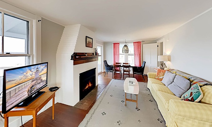Phippsburg House | Hilltop Waterfront Haven | Fireplace & Epic Coastal Views | Minutes to Beach