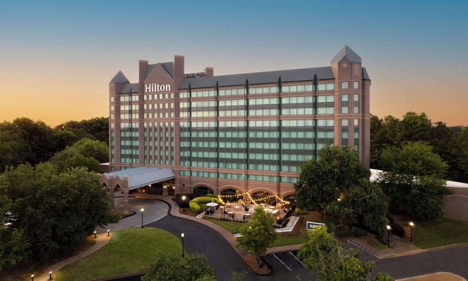 Peachtree Corners Hotel | Hilton Atlanta Northeast