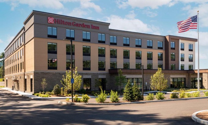 Readville Hotel | Hilton Garden Inn Boston Canton, Ma