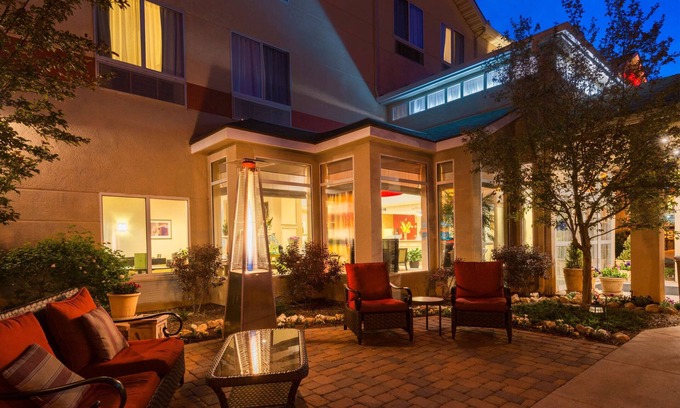 Woodlands Village Hotel | Hilton Garden Inn - Flagstaff