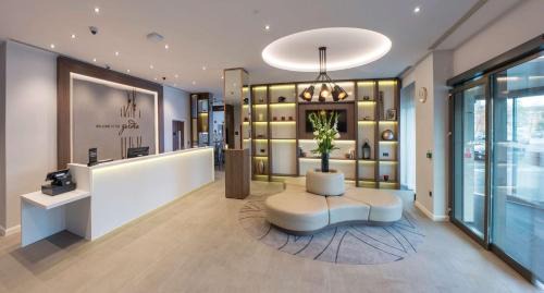 Old Trafford Hotel | Hilton Garden Inn Manchester Emirates Old Trafford