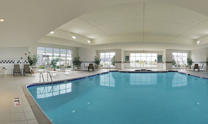 Colgate Hotel | Hilton Garden Inn Milwaukee Northwest Conference Center