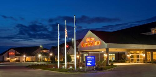 Colgate Hotel | Hilton Garden Inn Milwaukee Northwest Conference Center