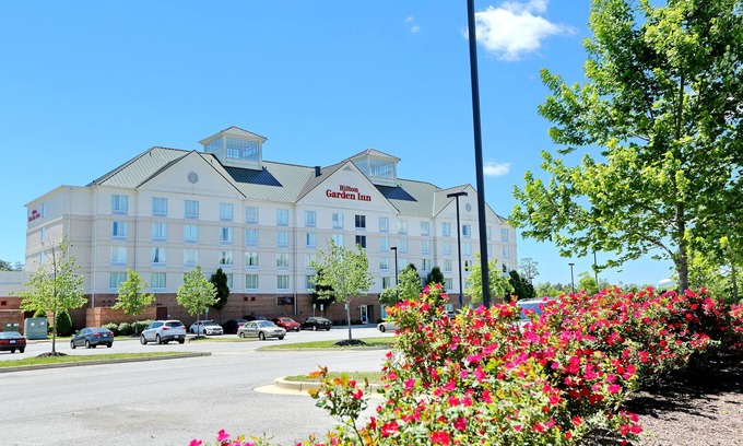 St. Charles Hotel | Hilton Garden Inn Waldorf