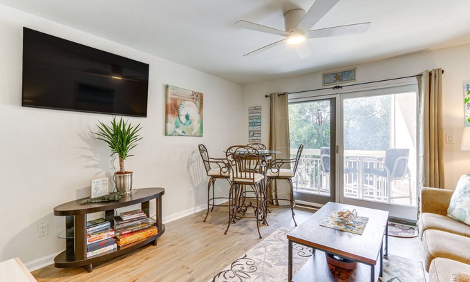 North Forest Beach Condo | Hilton Head Island Condo w/Coligny Beach Access!