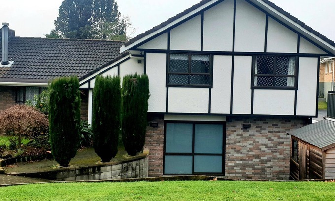 Lynmore House | Hilton Holiday | Lynmore Location with Spa Pool