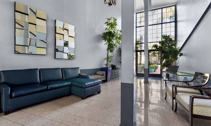 Bakersfield Hotel | Hiltop Hotel