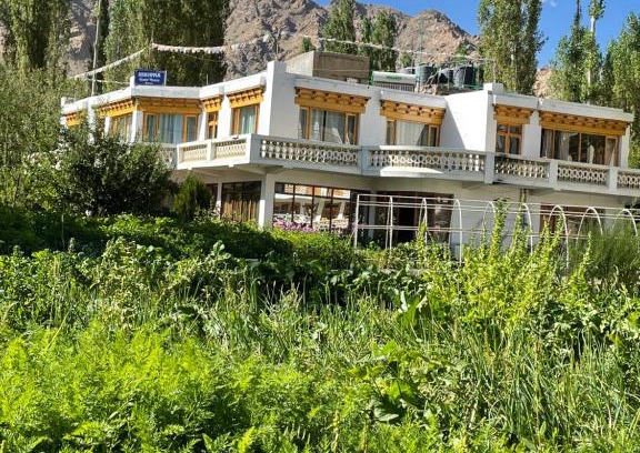 Leh House | Hinjumaa guest house