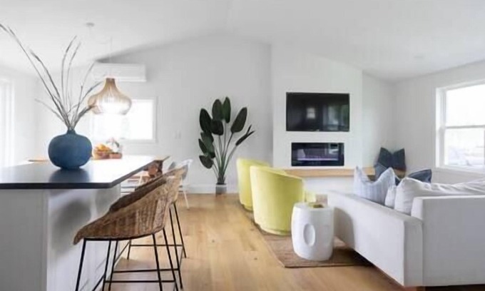 Eastward Look House | Hint of Lime | 3BD/1BA