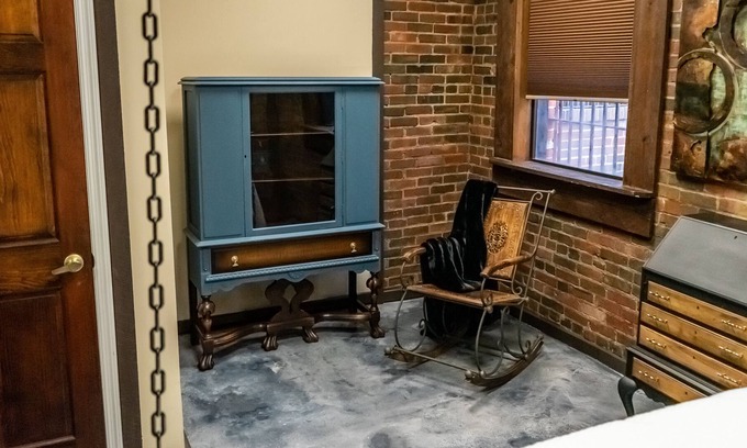 Dade City Cabin | Historic 1890's Remodeled Jail in Charming Dade City, Florida
