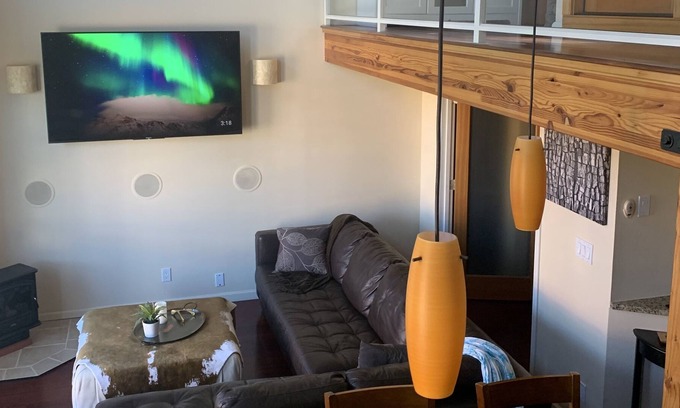 Fairhaven Apartment | Historic 3 Story Fairhaven Loft with Rooftop Patio