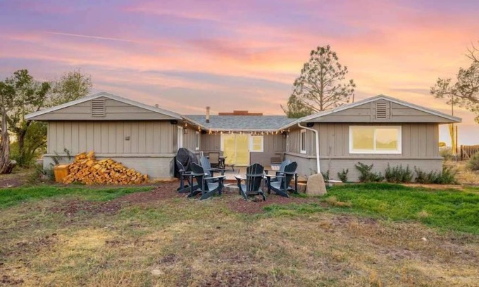 Valle House | Historic 4-Bedroom Retreat Near Grand Canyon