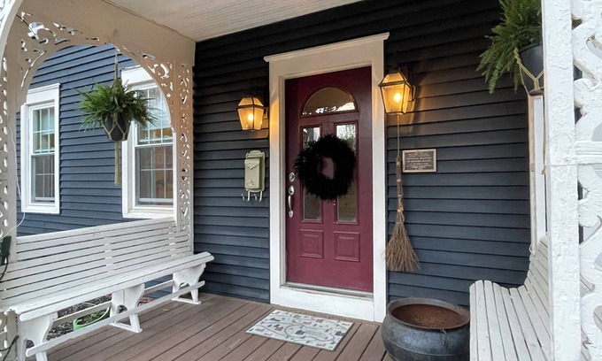 Milton House | Historic 4 BR & Walk to Dogfish Head Brewery!