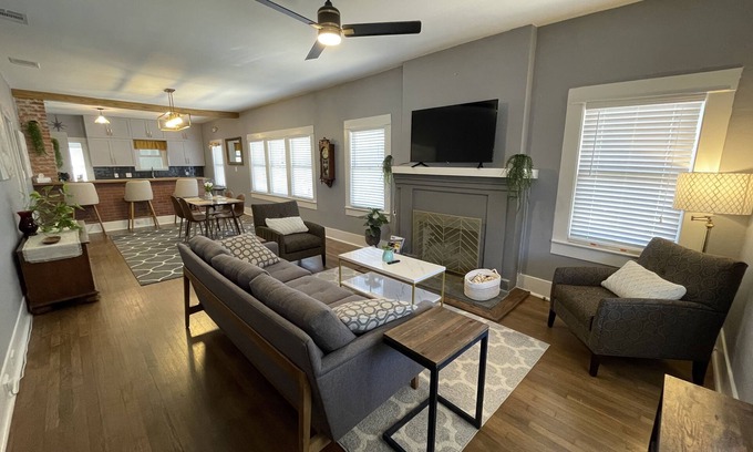 Alta Vista House | Historic Alta Vista Home-2bd 2ba + Office