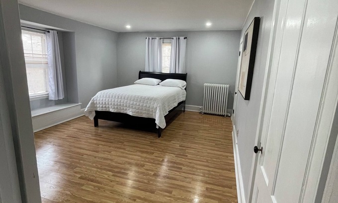 Haverhill Apartment | Historic Bly House Stay - 2BR Apt Near Haverhill