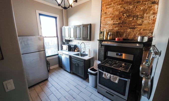 Bushwick Apartment | Historic Bushwick, Brooklyn Brownstone Apartment