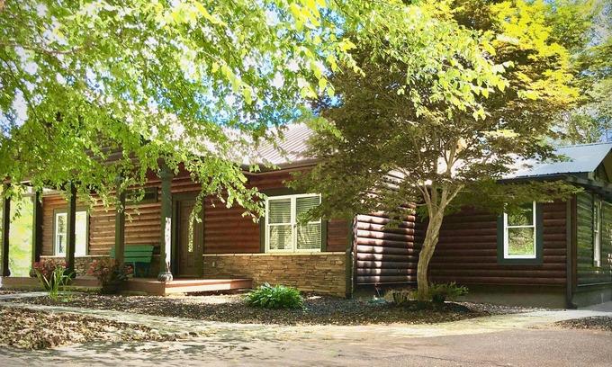 Dahlonega Cabin | Historic Cabin on Yahoola Creek