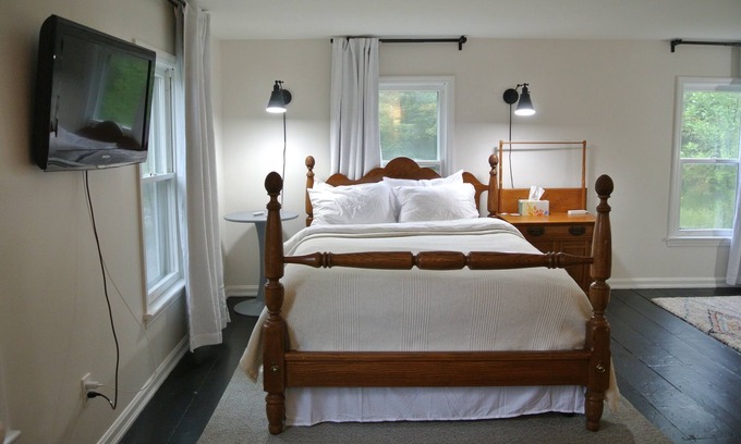Mount Tremper House | Historic Catskills Farmhouse with Mountain Views with H/S Inter Net Remote Work