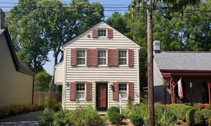 West Suburb House | Historic charm in the heart of downtown Lexington