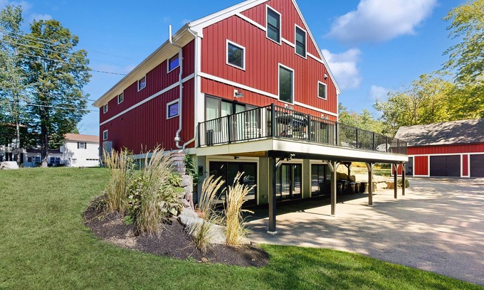 Wells House | Historic charmer with open interior, & large patio - dog-friendly