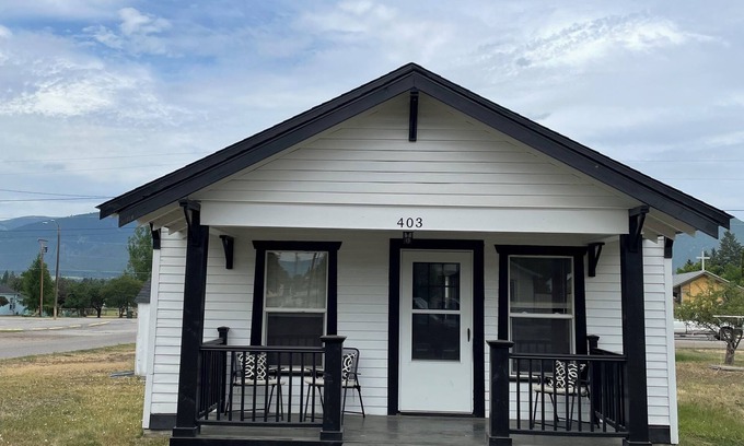 Stevensville Cottage | Historic cottage in Stevensville with views of the mission mountains. RV parking