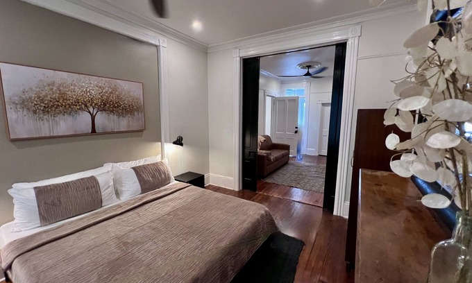 Savannah Victorian District Apartment | Historic Courtyard in Forsyth Park, Savannah, Ga.