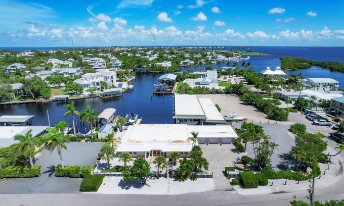 Boca Grande House | Historic District 161 Damficare: Spacious 3BR/4BA Home with Private Pool in Boca Grande, FL