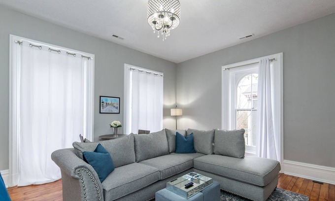 Georgetown Apartment | Historic Downtown Stay -Horse Park 11min/Ark 30min