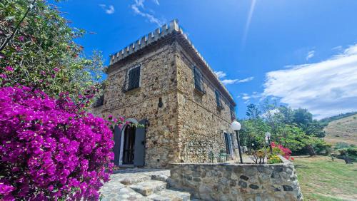Roccella Jonica House | Historic Farmhouse Among Olive Groves Near The Sea