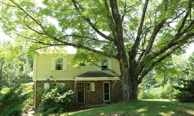 Bristol House | Historic Getaway with Private Beach Access