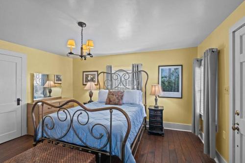 New Bern House | Historic Hartsfield House