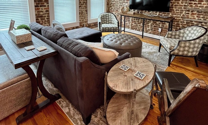 Winchester Apartment | Historic Hideaway On The Square #5