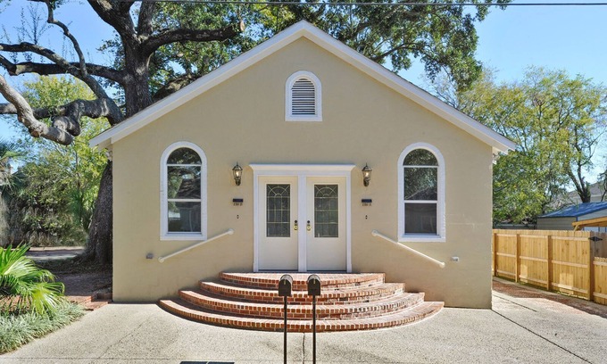 Biloxi House | Historic Home 1 block from Beach and walk to Restaurants and Casinos!