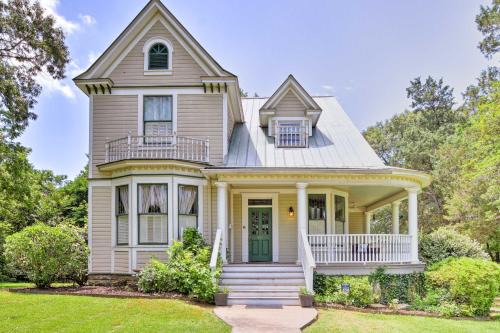 Hot Springs House | Historic Hot Springs Home Less Than 1 Mi to Oaklawn!