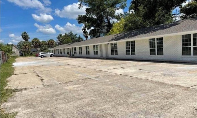 Lake Charles Apartment | Historic Iris St Lake Charles #2