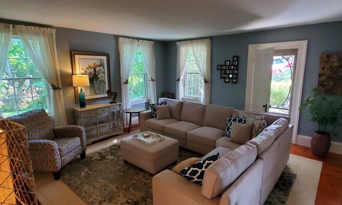 Penn Yan House | Historic Keuka Lake 1830 ‘s Victorian just outside Penn Yan