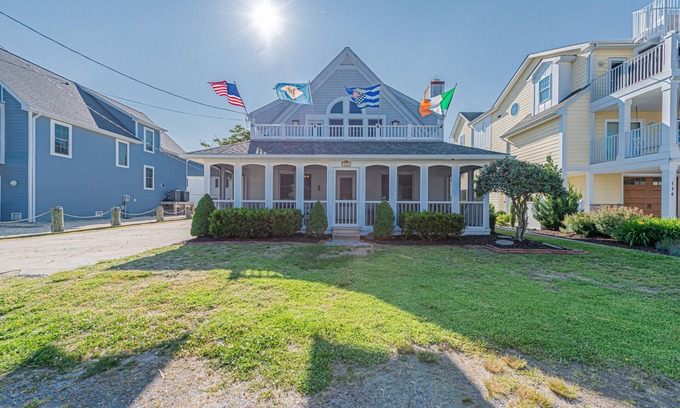 Lewes House | Historic Lewes, Steps to the Beach