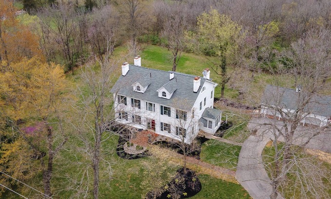 Eastwood House | Historic Louisville Estate | Luxe & Spacious Stay