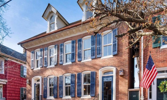 Chestertown House | Historic luxury townhouse in the heart of downtown Chestertown