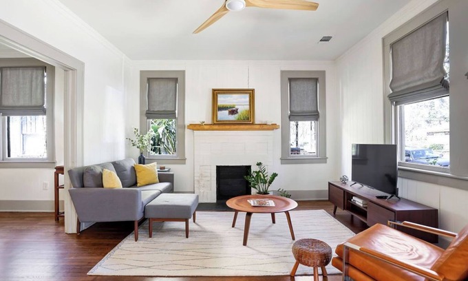 Live Oak House | Historic-Modern 2bdrm Bungalow by Daffin Park & Savannah Bananas