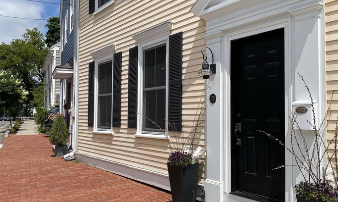 Newburyport House | Historic Newburyport Home in South End
