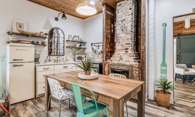 South Pensacola House | Historic P'cola Bungalow! King Bed. Free Parking