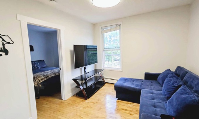 Ramsay Apartment | Historic Ramsay Retreat by Calgary Stampede