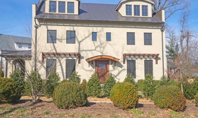 Venable House | Historic Rugby Walk to All Things UVA