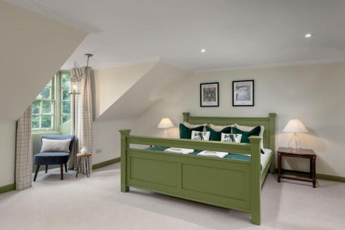 Tillicoultry House | Historic Trackside Retreat, Charming Getaway