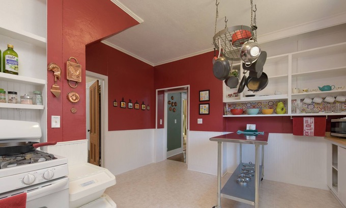 Astoria House | Historic Victorian House in the Heart of downtown Astoria