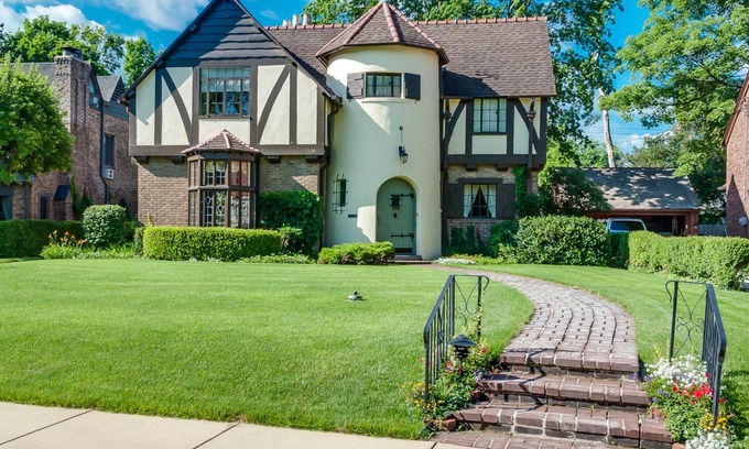 South Bend House | Historic Wayne Street