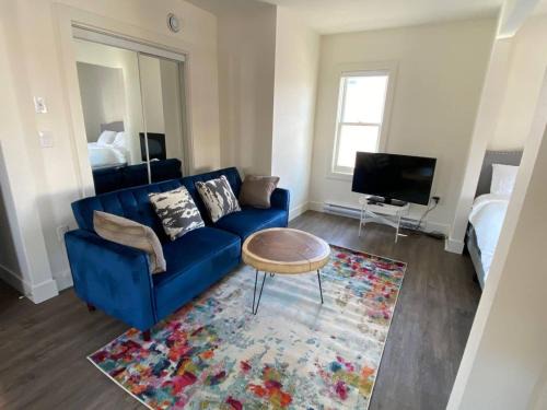 North Central Edmonton Apartment | Historical Building 1br 1ba Walk To Rogers Place