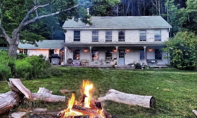 Town of Denning Other | Historical Catskill mountains Farmhouse with Hiking, Fire Pit, Hot Tub, King bed